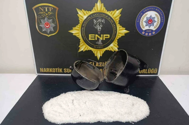 Buzdolabı kompresörüne saklanan uyuşturucuyu narkotik köpeği buldu 