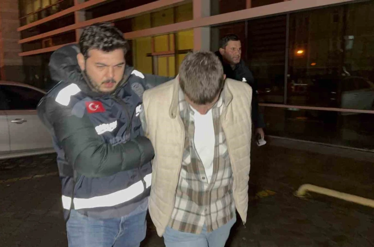 Çaldığı motosikleti tarlaya attı, parmak izinden yakalandı 