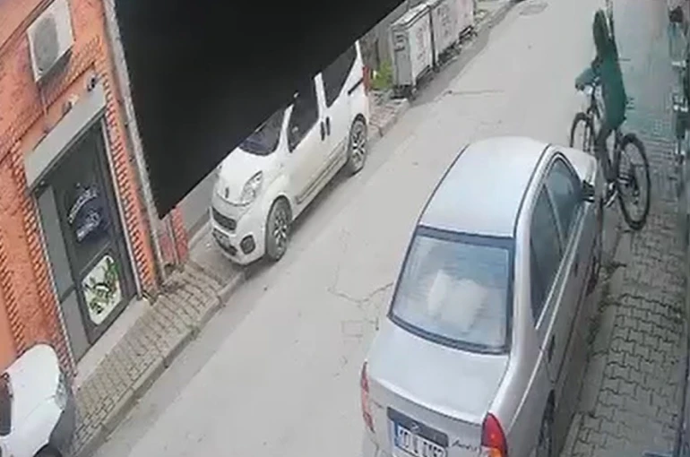 Çalınan bisikletini ertesi gün buldu 