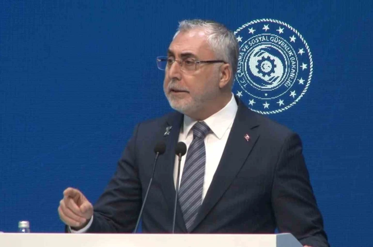 Çalışma ve Sosyal Güvenlik Bakanı Işıkhan: "2 yılda yaklaşık 2 milyon kadının işe yerleştirilmesini sağladık" 