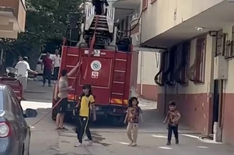 Çamaşır makinesinden çıkan yangına itfaiye müdahale etti 