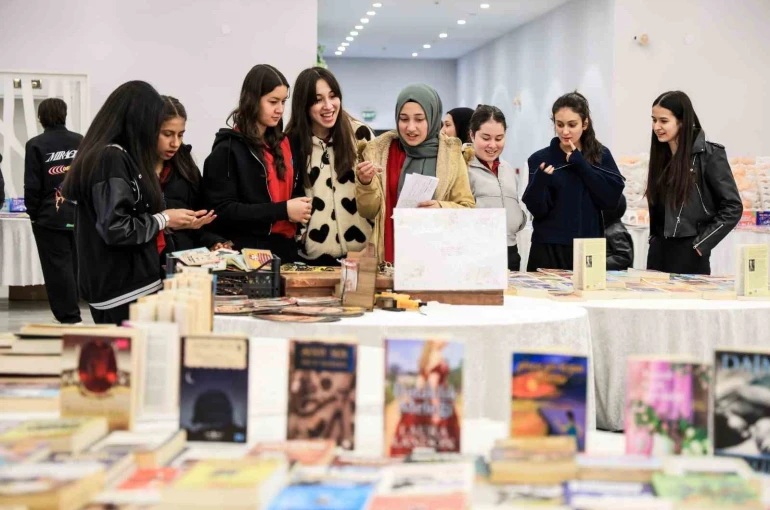 Çameli Belediyesi 1. Kitap Günleri kapılarını açtı 