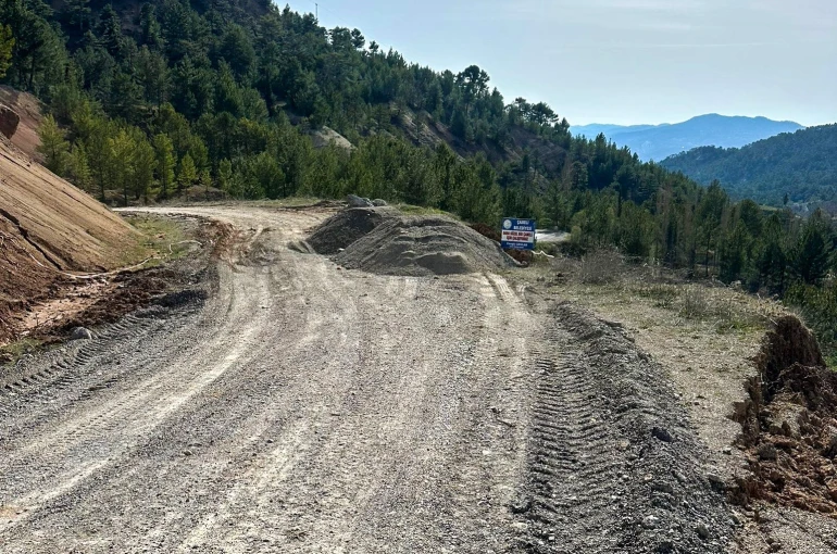 Çameli Belediyesinden aralıksız yol çalışması 