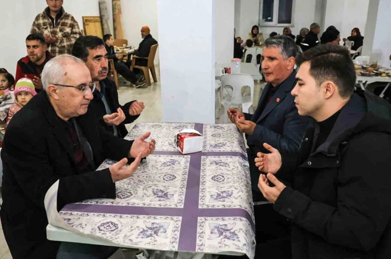 Çameli Belediyesinin iftar sofrası Karabayır’da kuruldu 
