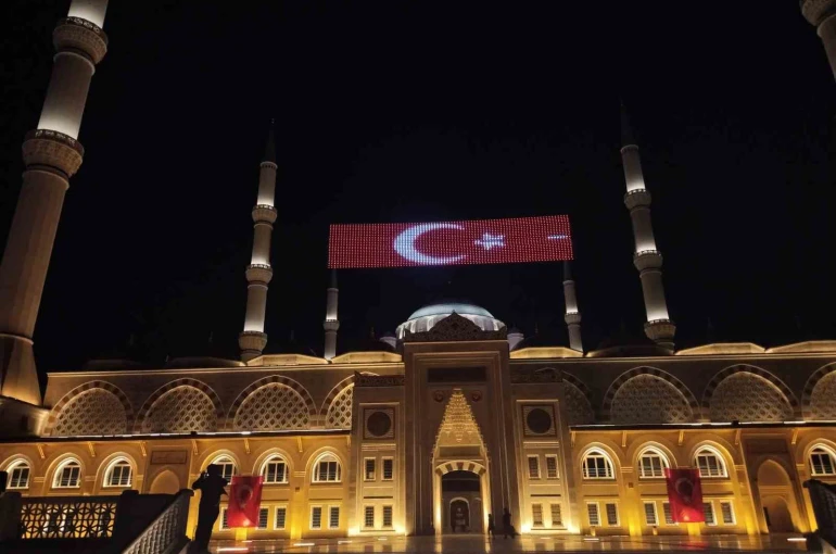 Çamlıca Camii’nde 15 Temmuz’un 10. yılında sela sesleri yankılandı