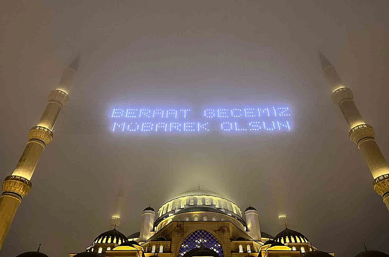 Çamlıca Camii’nde Berat Kandili dualarla idrak edildi 