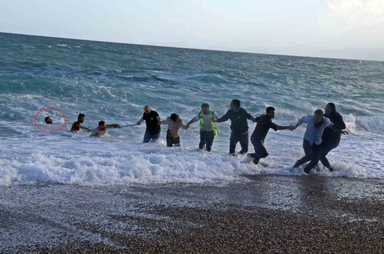 Can pazarının yaşandığı sahilde boğulan genç yüzündeki egzama için denize girmiş