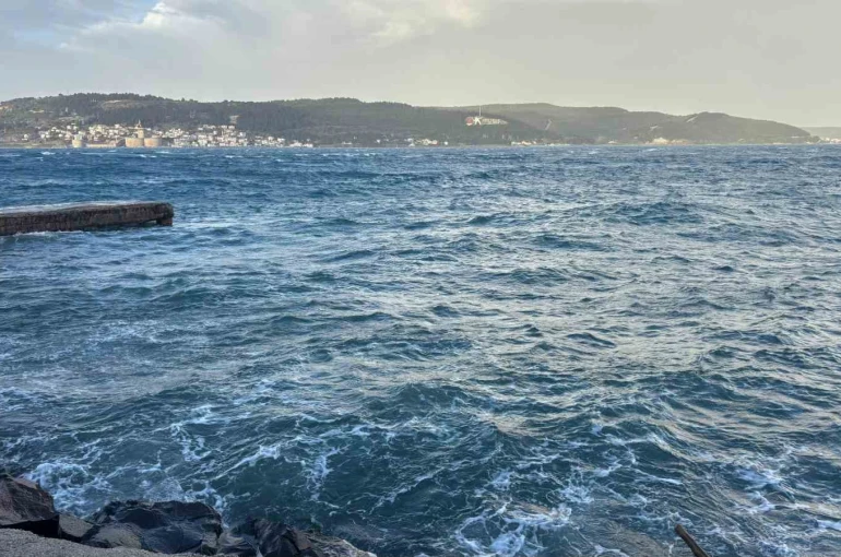 Çanakkale boğaz hattında feribot seferleri yeniden başladı 