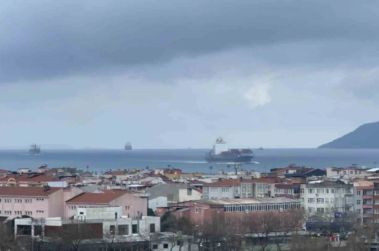 Çanakkale Boğazı çift yönlü trafiğe açıldı 