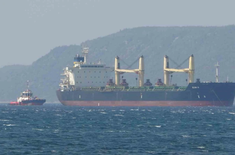 Çanakkale Boğazı’ndan geçen genel kargo gemisi makine arızası yaptı 