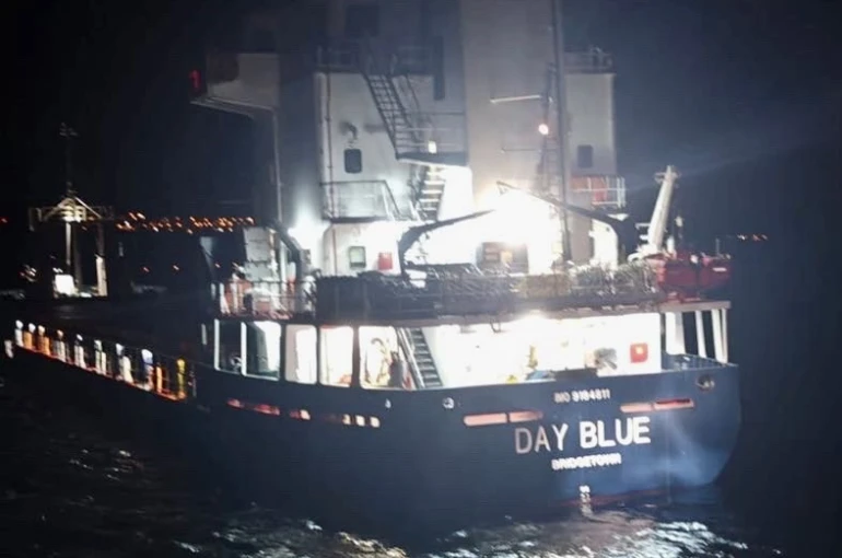 Çanakkale Boğazı’ndan geçen genel kargo gemisi makine arızası yaptı 