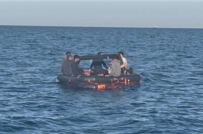 Çanakkale’de 23 kaçak göçmen kurtarıldı