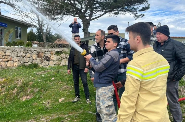 Çanakkale’de askeri personele yangın müdahale eğitimi 