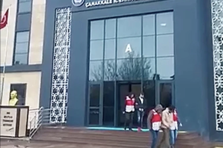 Çanakkale’de huzur uygulamaları: 17 kaçak göçmen yakalandı, 4 organizatör tutuklandı