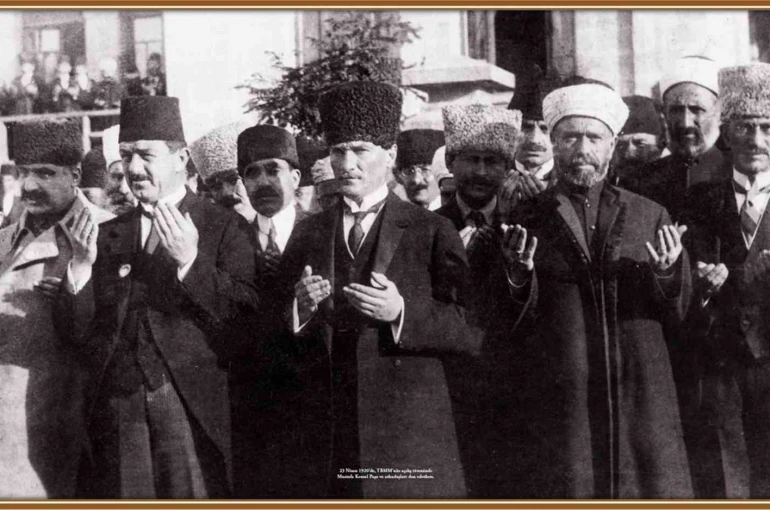 Çanakkale’yi TBMM’de temsil eden 92 kişi bu sergide yaşatılıyor 