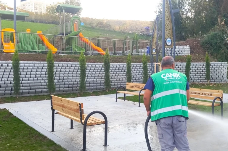 Canik’te parklar yaza hazırlanıyor 