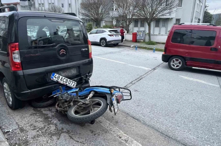 Çarpmamak için kaçtı, başka araca çarptıı 