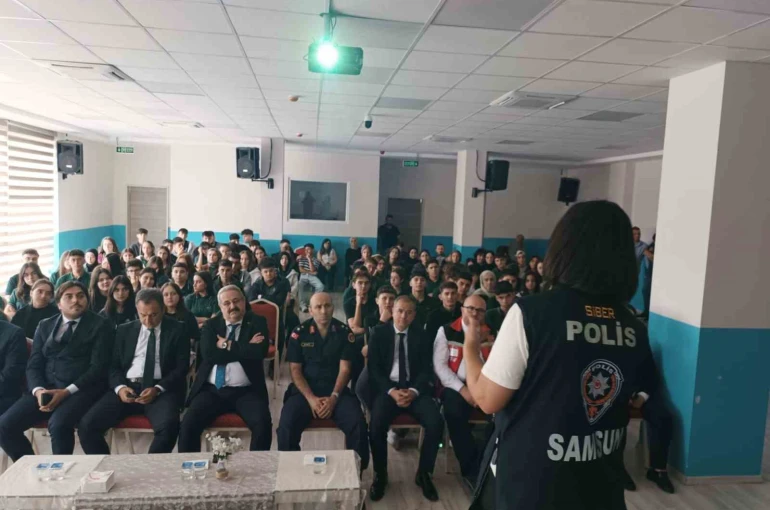 Çarşamba’da lise öğrencilerine bağımlılıkla mücadele semineri