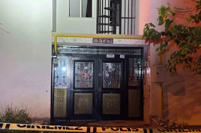 Çatırdama sesi gelen bina tahliye edildi 