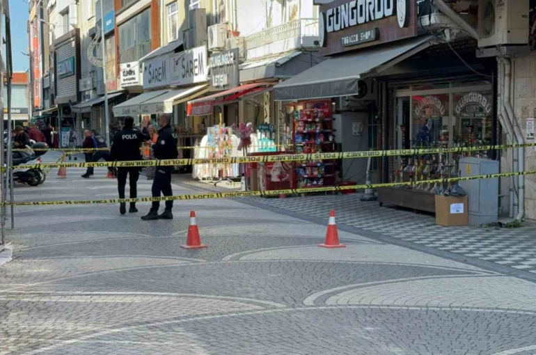 Çatırdama sesleri paniğe sebep oldu: 2 katlı bina tahliye edildi 