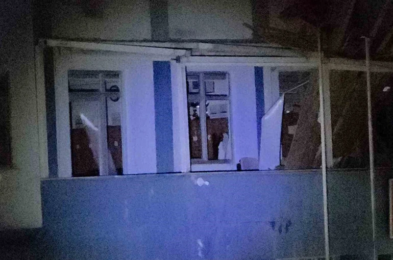 Çatısı uçan okuldaki pansiyonda kalan öğrenciler başka pansiyonlara nakledilecek