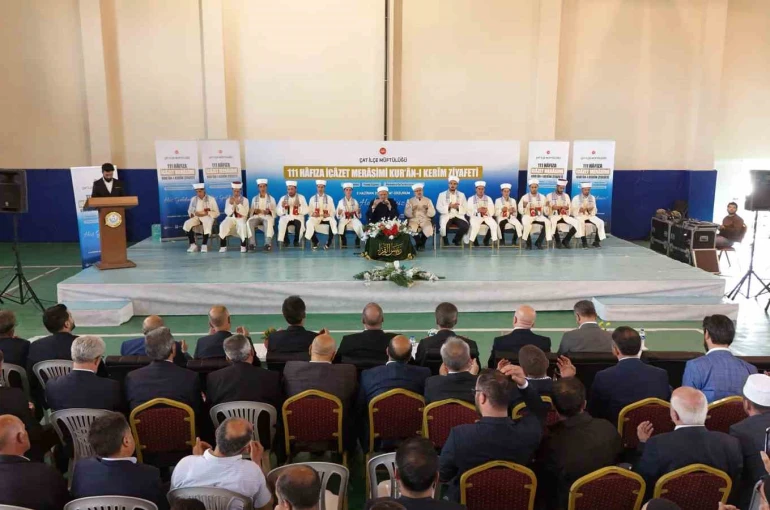 Çat’ta hafızlık icazet merasimi gerçekleştirildi 