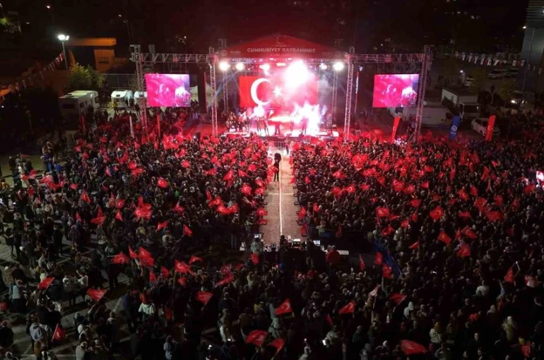 Ceceli’den Yıldırımlılara unutulmaz gece 