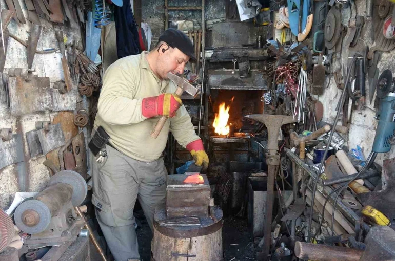 Çekiç sesleri azaldı, ustalar yalnız kaldı 