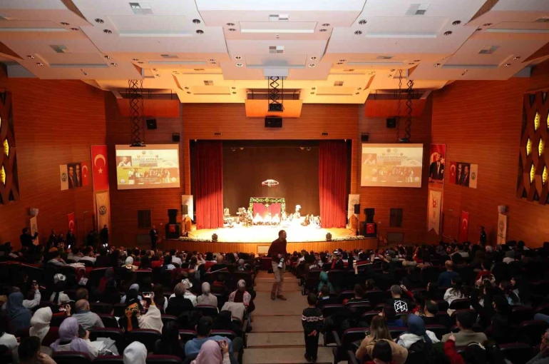 Cengiz Aytmatov’a Talas’ta görkemli anma 