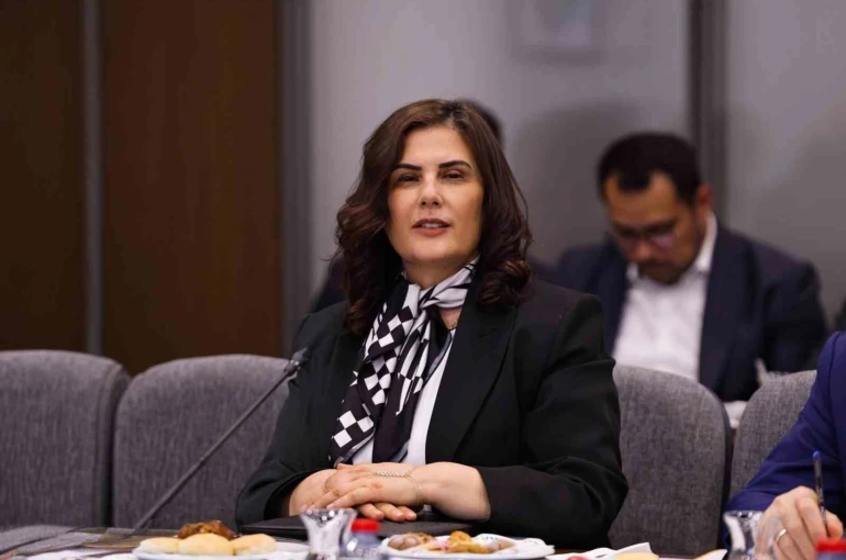 Çerçioğlu, AK Parti Yerel Yönetimler Değerlendirme Toplantısı’na katıldı 