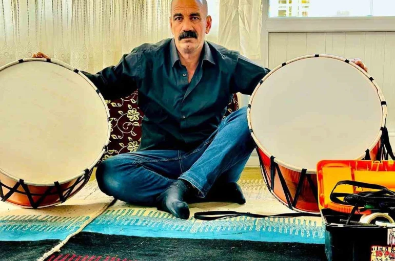 Çermik’te 40 yıldır baba mesleği davul imalatı yapıyor 