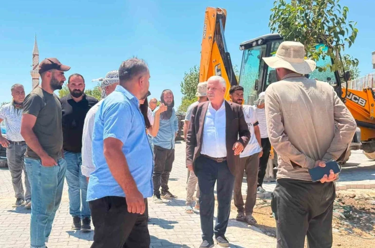 Çermikte kırsal mahalle yollarında çalışmalar sürüyor