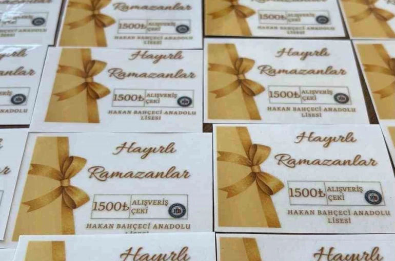 Çermik’te öğrencilere yardım çeki dağıtıldı 