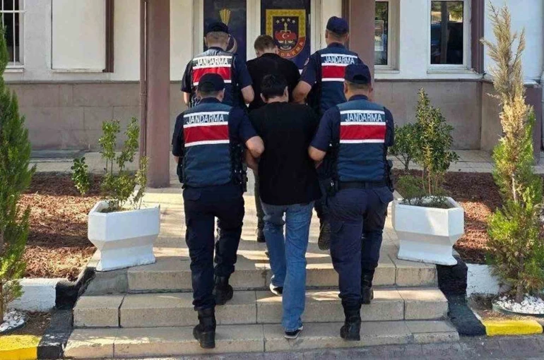 Cezaevi firarileri, ticari takside yakalandı 