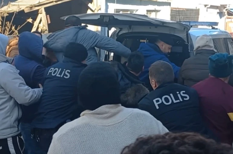 Cezaevinden kaçan mahkum mahalleyi birbirine kattı 