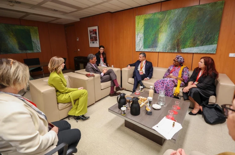 CHP Genel Başkanı Özel, İspanya Başbakanı Sanchez ile görüştü 