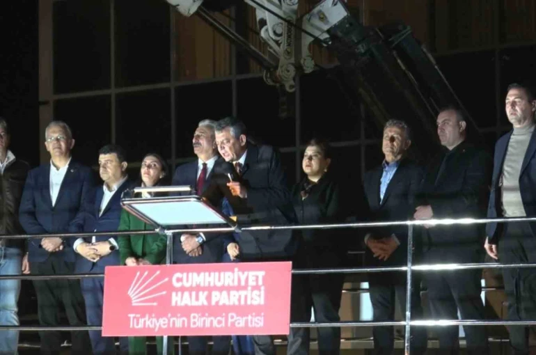 CHP Genel Başkanı Özel: "Mustafa Bozbey yargı önünde yargılansın, televizyondan canlı yayınlansın kararı millet versin Bursa versin"