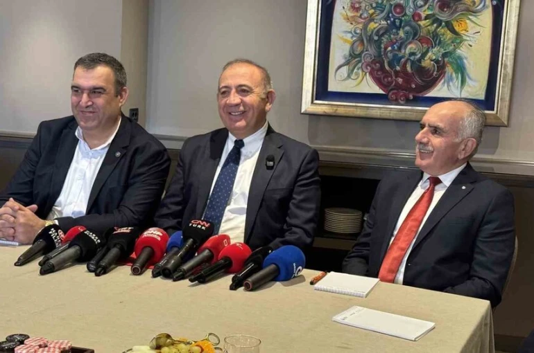 CHP İstanbul İl Başkanı Gürsel Tekin: "Çift başlılık diye bir şey yok, mühür kimdeyse Süleyman odur" 