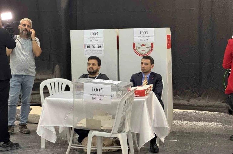 CHP İstanbul İl Başkanlığı Olağanüstü Kongresi’nde oylama tamamlandı 
