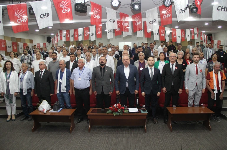 CHP Kula İlçe Kongresi’nde başkanlığa Esen Çınar seçildi 