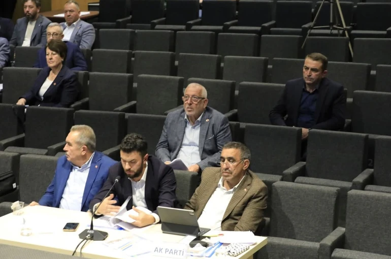 CHP’li Başkan Tanju Çelik’in, belediyenin maaş paralarını SGK’nın istediği yönündeki sözlerine yalanlama 