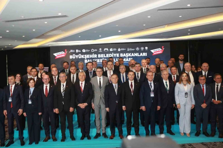 CHP’li Büyükşehir Belediye Başkanları Balıkesir’de buluştu 