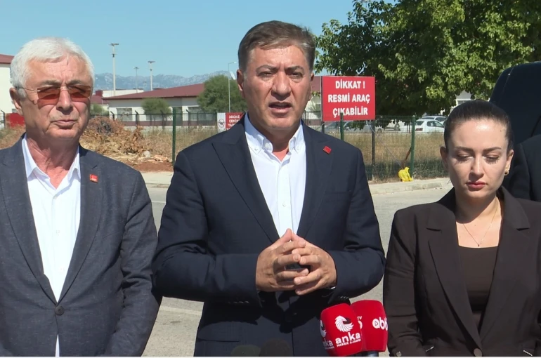 CHP’li Murat Emir, Muhittin Böcek’i ziyaret etti 