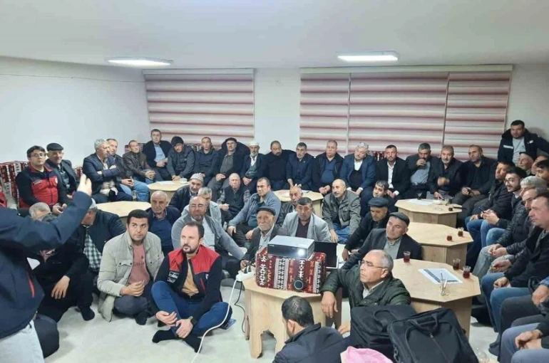 Çiftçi bilgilendirme toplantıları sürüyor 