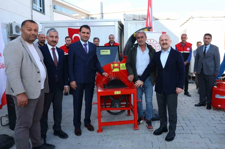 Çiftçilere zirai alet ve ekipman dağıtıldı 