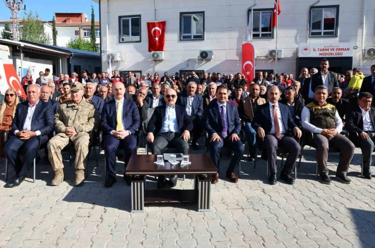 Çiftçilere zirai alet ve ekipman dağıtıldı 