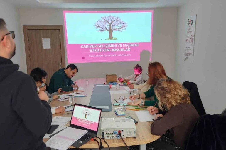 Çiftler saygılı bir evliliğe, aileler çocuklarını görmeye ve duymaya hazırlanıyor 