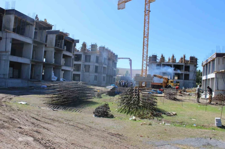 Çıldır da 2. etap TOKİ hızla yükseliyor 