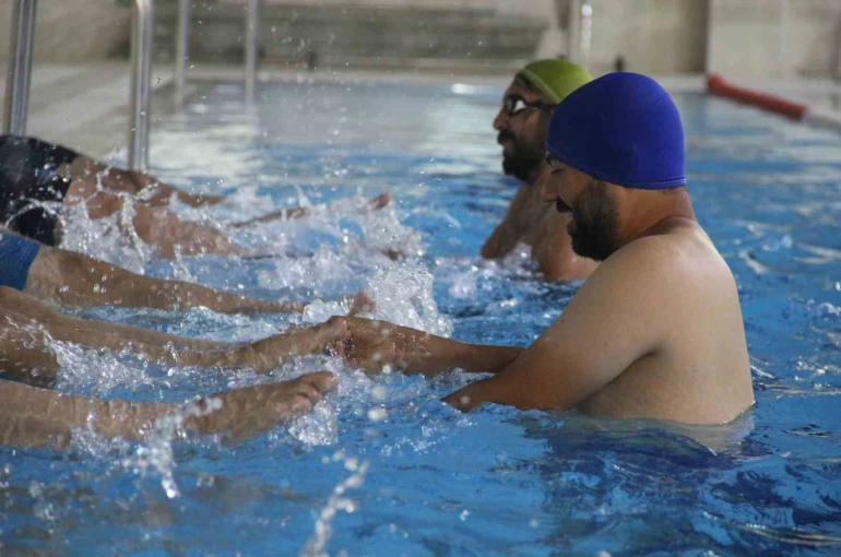 Cizre’de 18-45 yaş arası vatandaşlara ücretsiz yüzme eğitimi