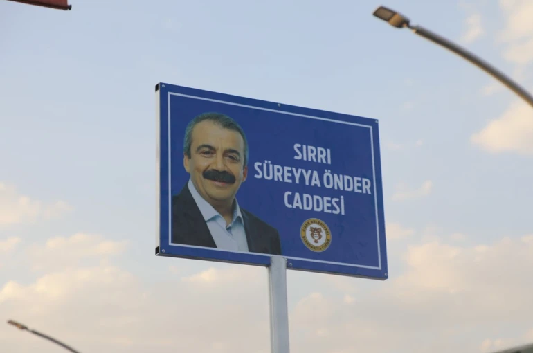 Cizre’de bir caddeye Sırrı Süreyya Önder’in ismi verildi 
